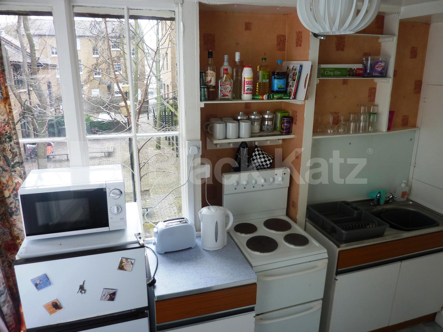 			NEAR PRIMROSE HILL!, Studio Apartment, 1 bath, 1 reception Flat			 Chalcott Crescent, PRIMROSE HILL